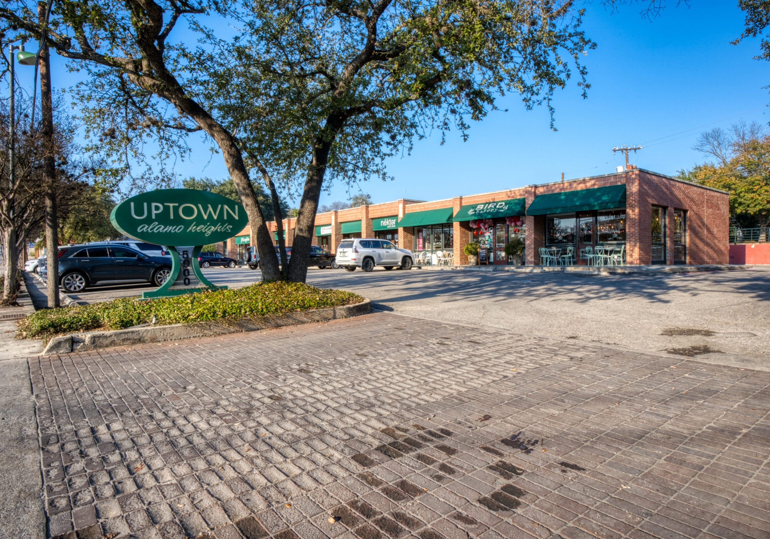 Alamo Heights Uptown Shopping Center